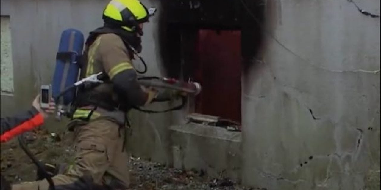 Firefighters Use Shotgun Against Flames… Seriously