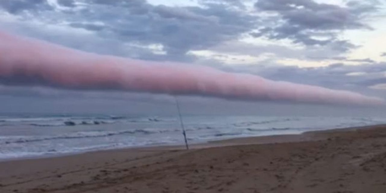 Crazy-Looking Clouds Spotted From Australian Beach