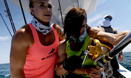 3 of the Strongest Women in the World Take on Goliath Groupers