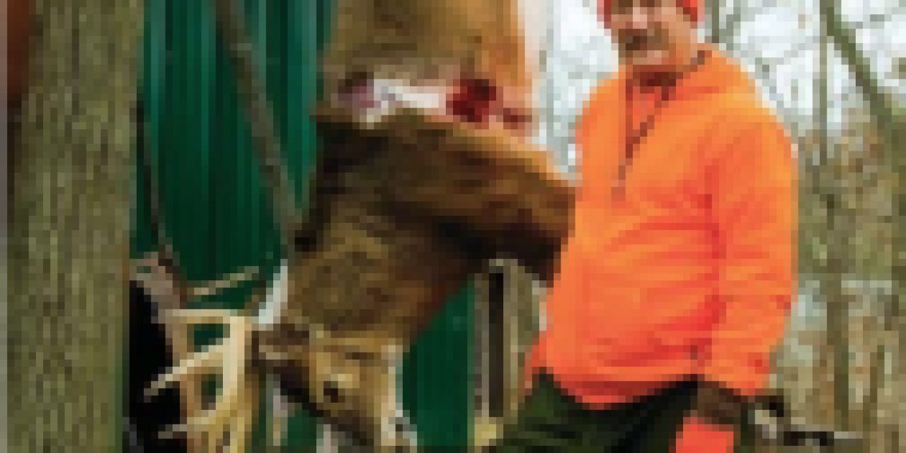 Giant Buck Earns the Title of King of the Season