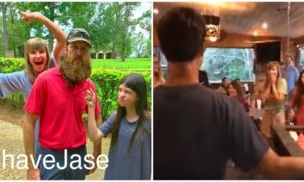 Video: Unrecognizable! Duck Dynasty Star Jase Robertson Shaves Off Iconic Beard for His Daughter’s Charity