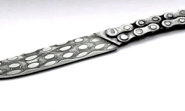 Artist Forges Damascus Knife from a Motorcycle Chain