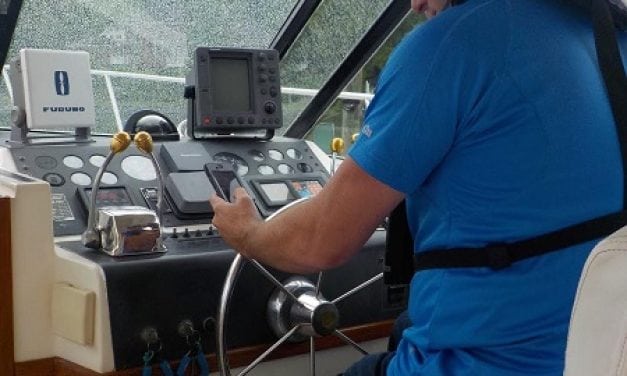 The Five Seconds That Can Get a Boater Into Trouble – “Reading a text”