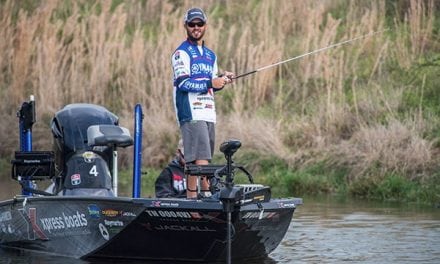 Young Rookie Angler Using Xpress X-21 In Bassmaster Elite Series