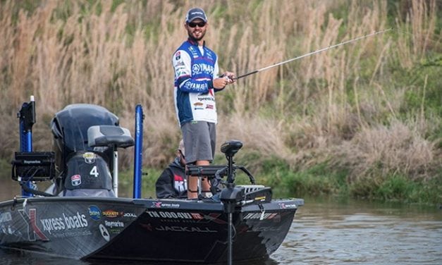 Young Rookie Angler Using Xpress X-21 In Bassmaster Elite Series