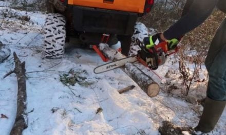 Video: This Gadget Helps Make Cutting Firewood Easier