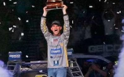 Lee joins Bassmaster elite with second win in a row