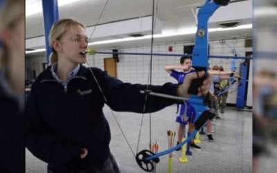Video: Student Archer Uses Her Teeth to Fire Her Bow