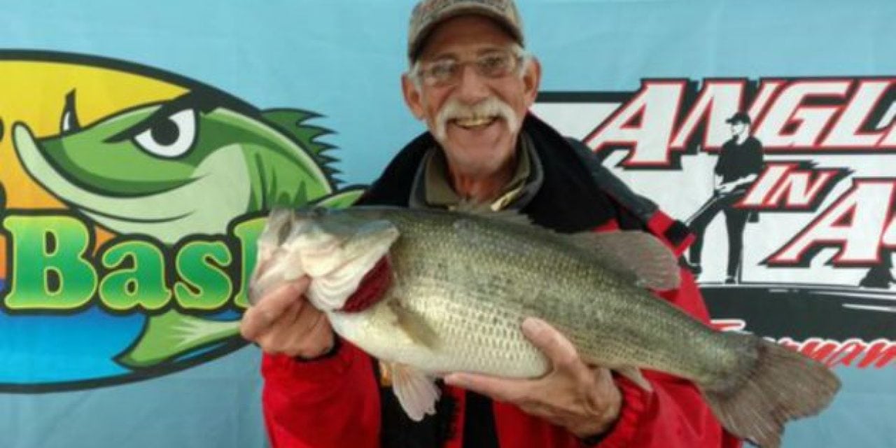 Angler Lands $100,000 Largemouth Bass