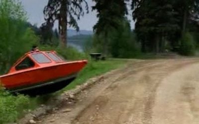 Video: How a Canadian Fisherman Crosses the Road