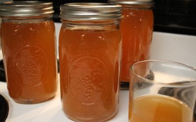 How to Make Homemade Apple Pie Moonshine
