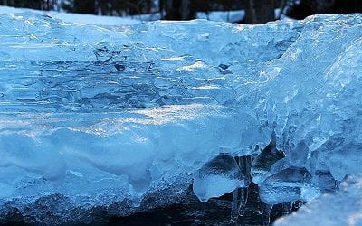 UNDERWATER SPRINGS AND EDGES OF MOVING WATER