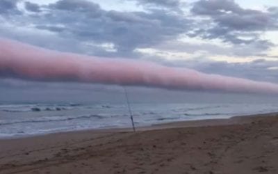 Crazy-Looking Clouds Spotted From Australian Beach