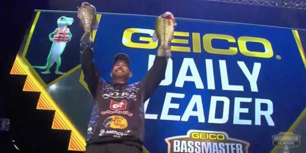 Ott DeFoe Holds Early Lead in Bassmaster Classic