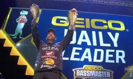 Ott DeFoe Holds Early Lead in Bassmaster Classic