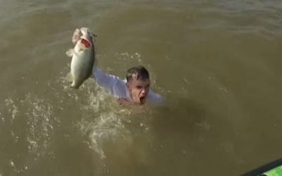 Bass Pro Jumps Into Cold Lake During MLF Competition to Untangle Big Fish