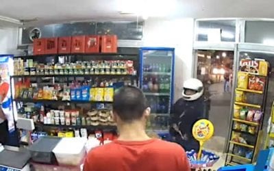 Armed Robber Foils His Own Crime by Shooting Himself While Re-Holstering Weapon