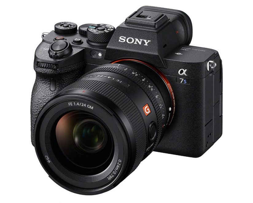 Image of the front of the Sony a7S III