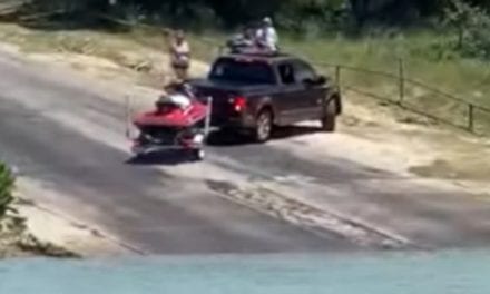 Driver’s Hilarious Struggle to Back Up a Trailer Captured at Texas Boat Launch