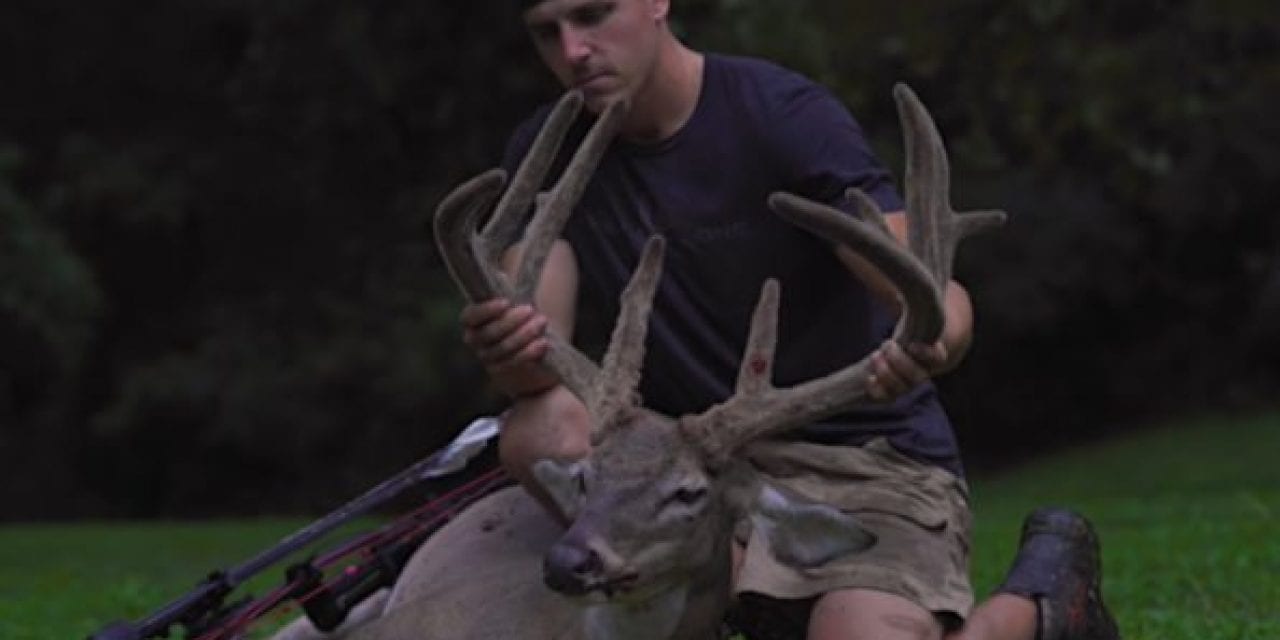 Urban Bowhunter Makes Perfect 62-Yard Shot on Giant Nashville City Buck