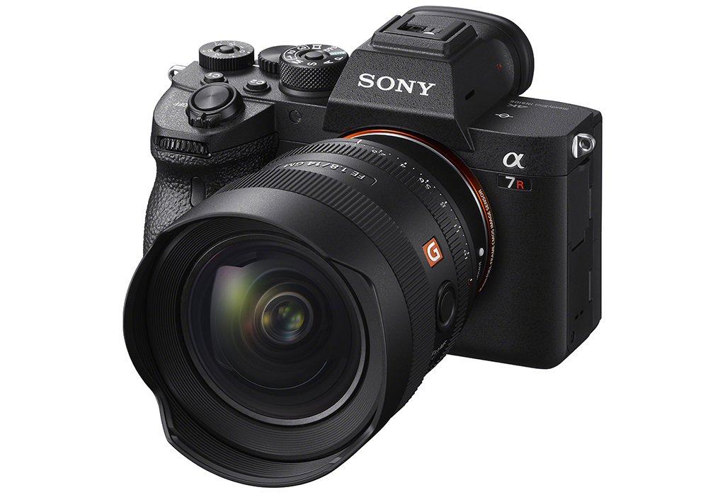 Image of the Sony FE 14mm F1.8 G Master attached to a Sony a7R IV camera.