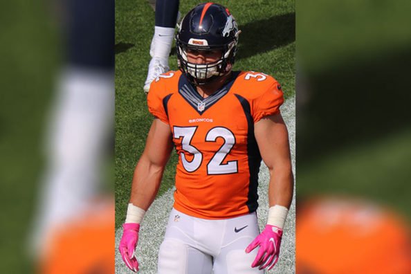 NFL Fullback Spends All His Money on Busch Light, Chew and Hunting Gear