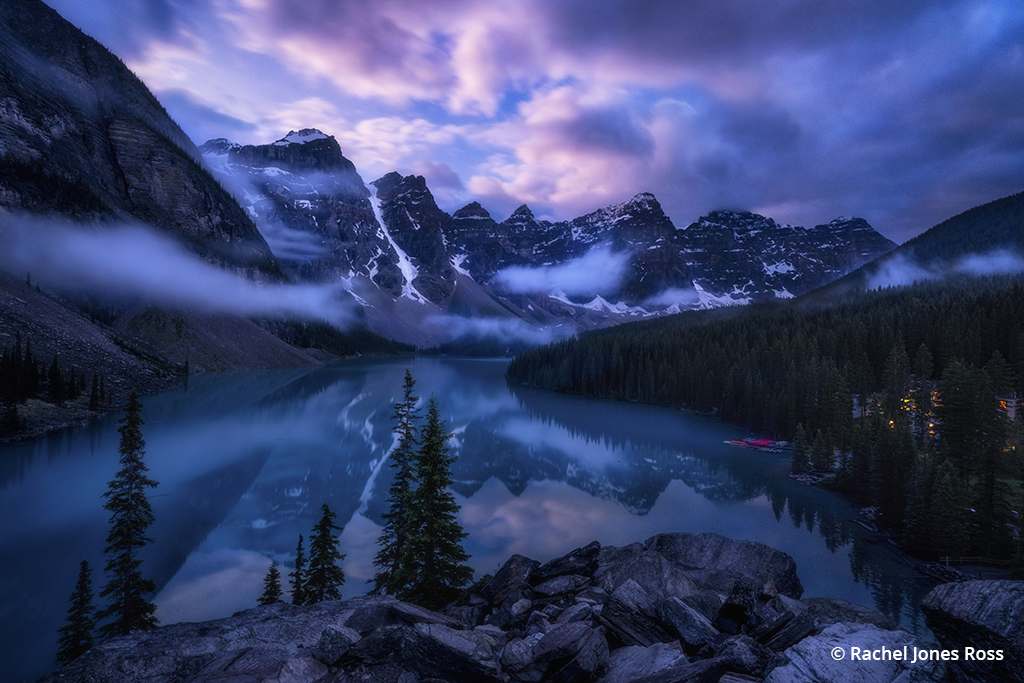 Photo of Moraine Lake in the moonlight