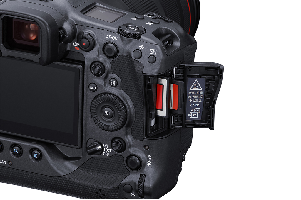 Card slots of the Canon EOS R3