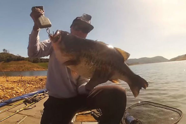 Fisherman Hooks and Lands a 17-Pound Bass