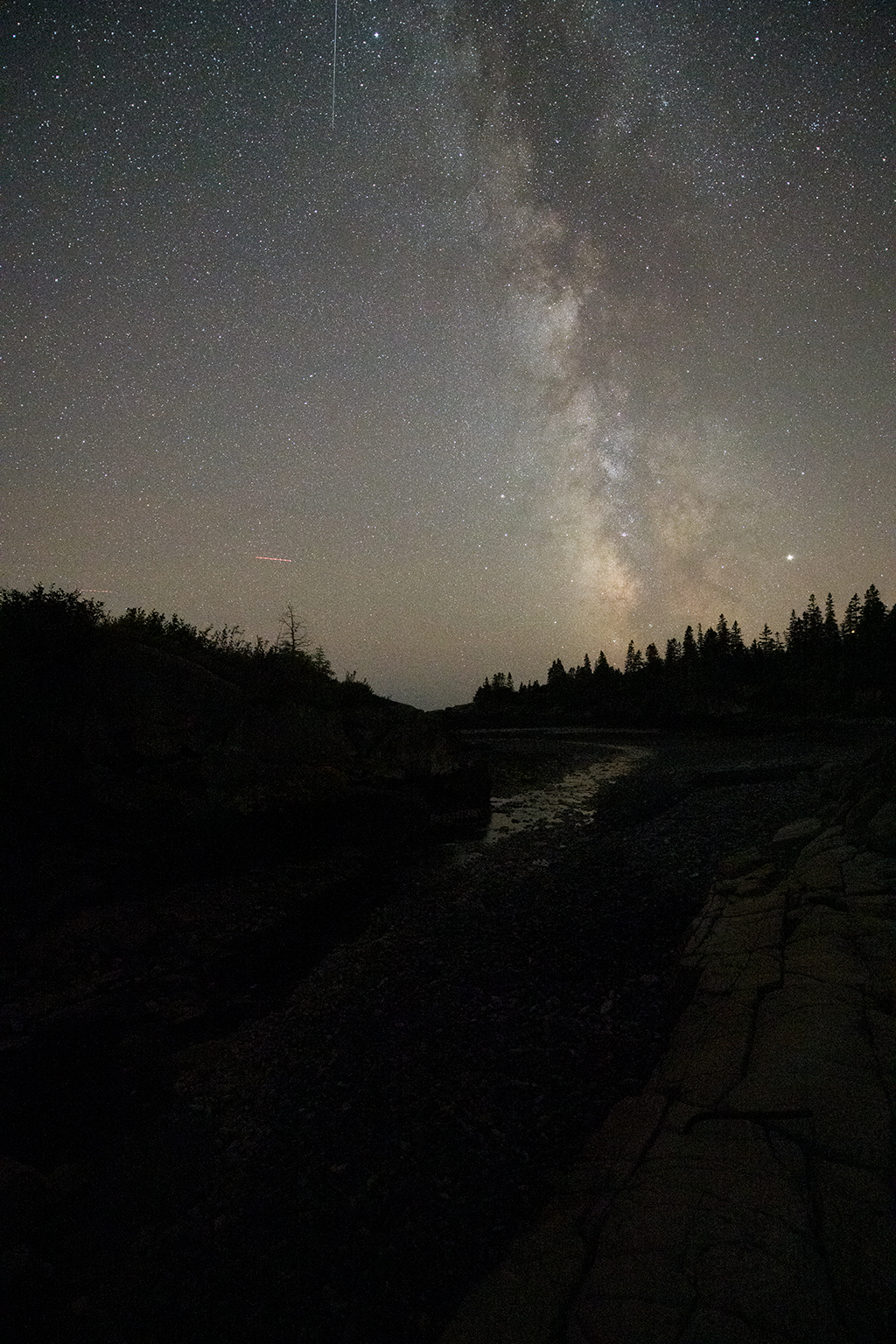 Image of a RAW exposure of the night sky.