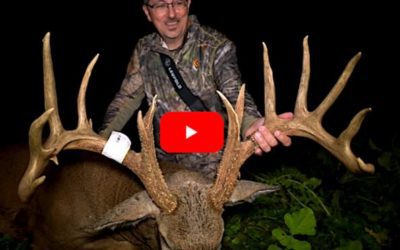 Mark Drury Smokes a 216-Inch, Iowa 17-Point Giant With His Bow