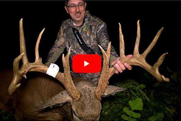 Mark Drury Smokes a 216-Inch, Iowa 17-Point Giant With His Bow