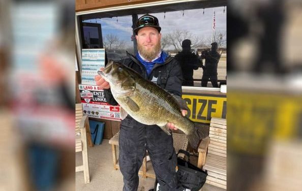 Potential World Record 11.07-Pound Meanmouth Hybrid Caught in Texas