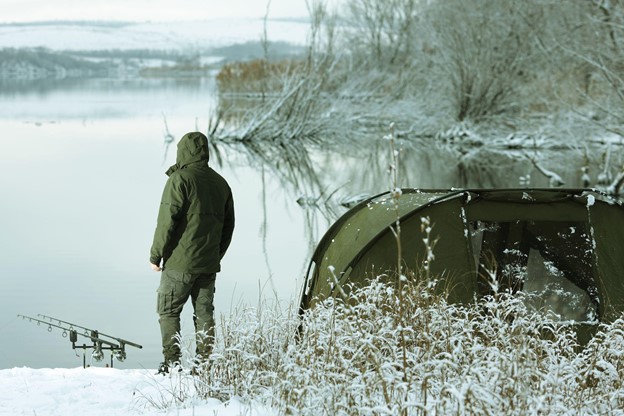 The Best Ways to Stay Warm When Winter Fishing