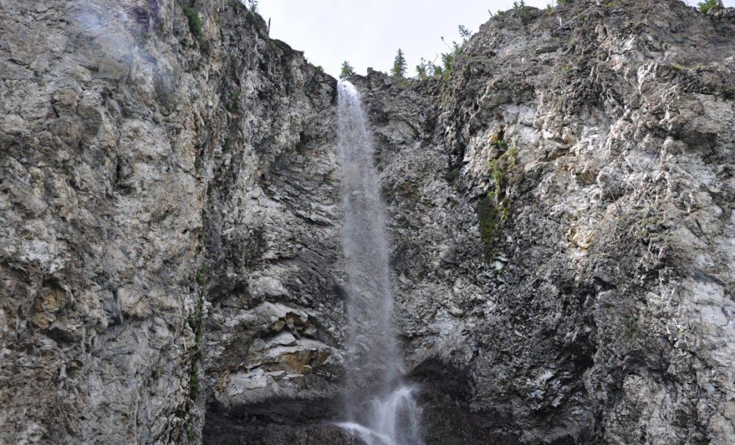 Yellowstone’s Fairy Falls Hike is Highly Underrated